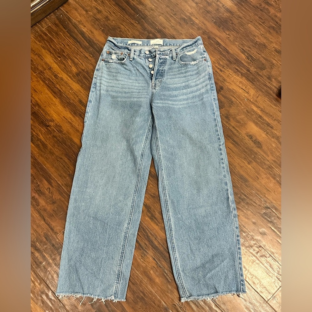 Universal Thread Light Denim Cropped Jeans